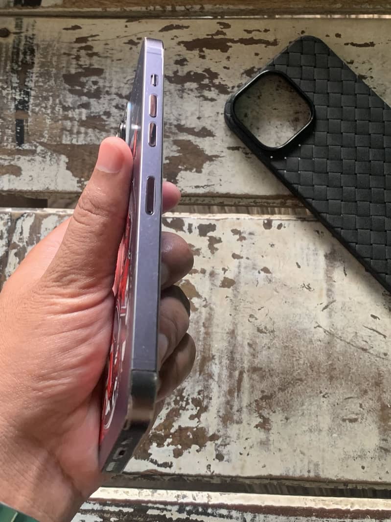 Apple iPhone 14 Pro Max 1