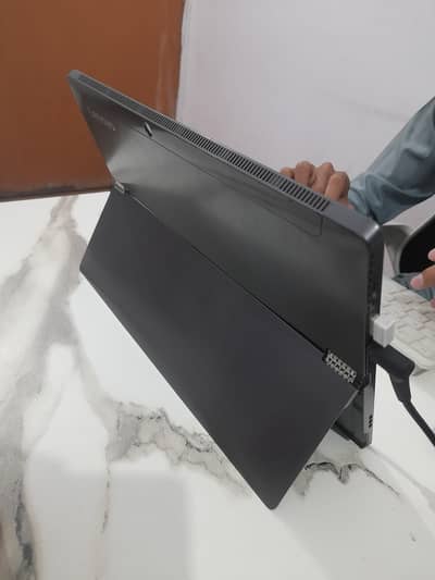 Lenovo Miix i5 8th gen  touch Tablet with wireless Keyboard/mouse