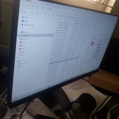 HP 22" inch Border Less - Serial number Z22 (1)