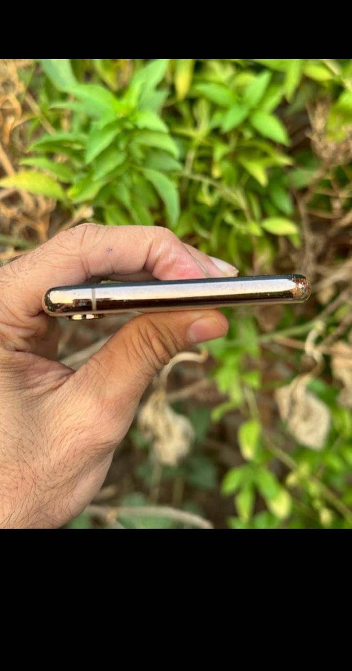 iPhone XS 0