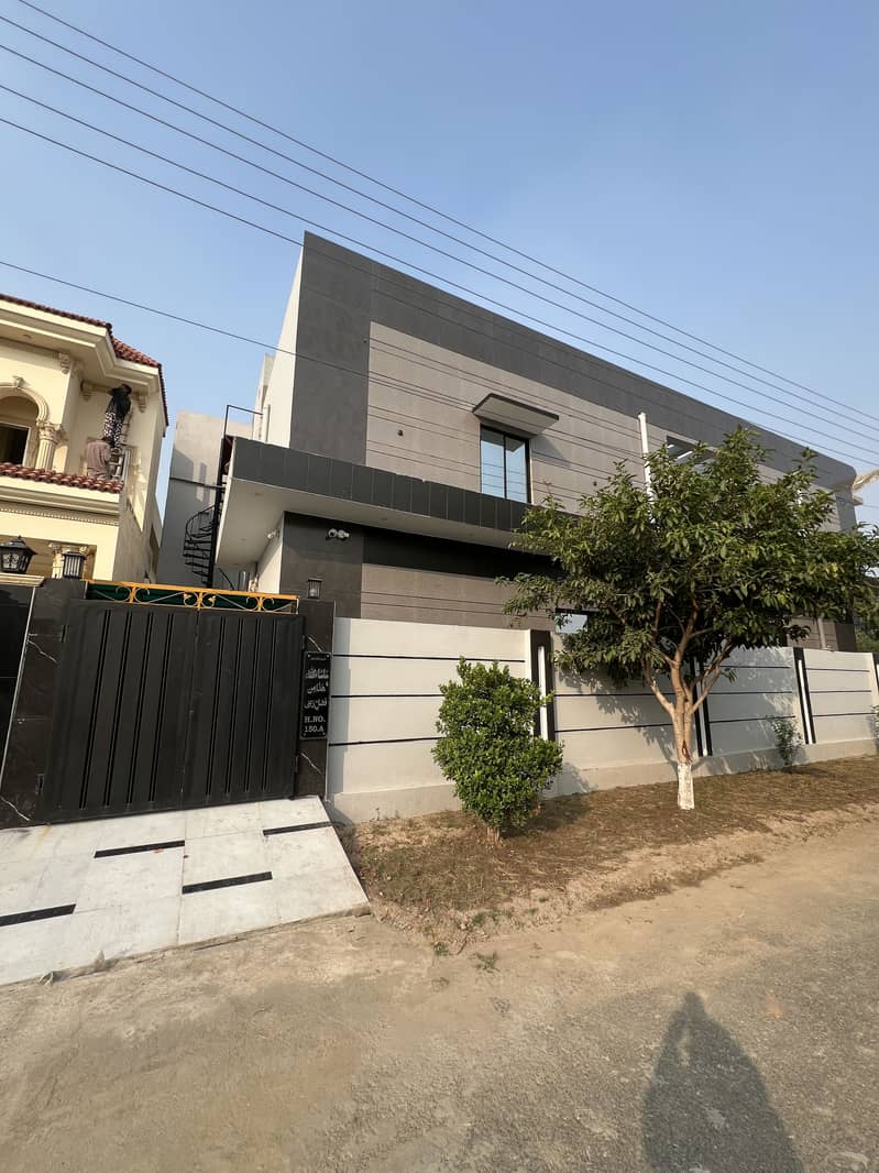 Brand new 1 kanal corner house facing park - Houses - 1120753499