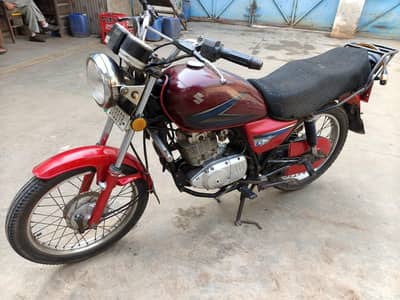 Suzuki 150gs 2015
