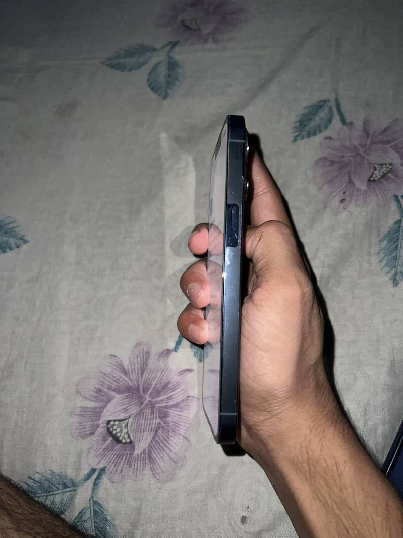 Apple iPhone 13 Pro 1