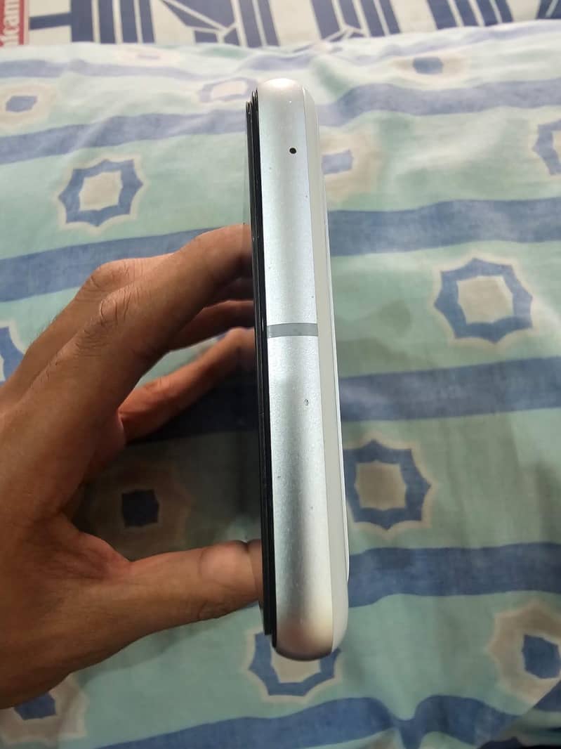 Google Pixel 7 4