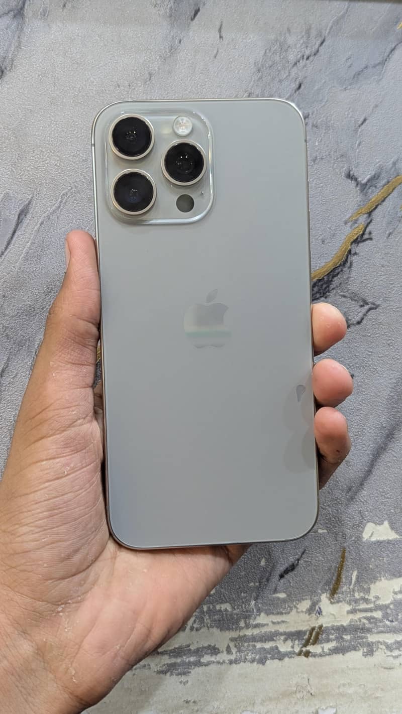 iPhone 15 Pro Max 0