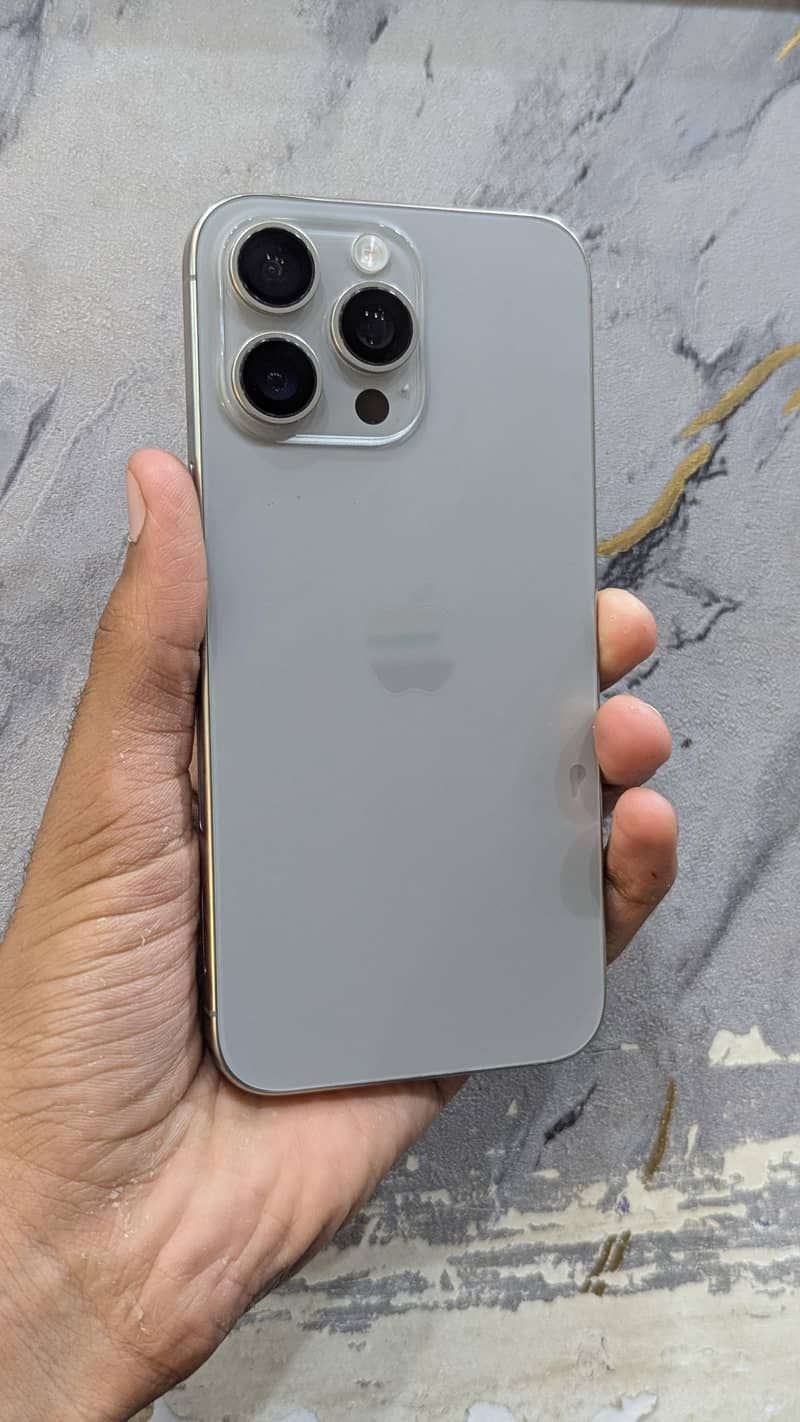 iPhone 15 Pro Max 1