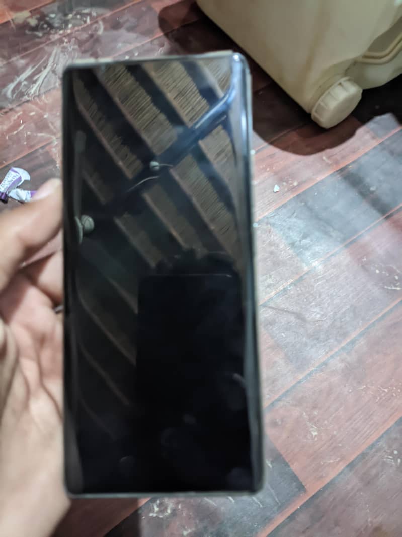 Tecno CAMON 40 Pro 1