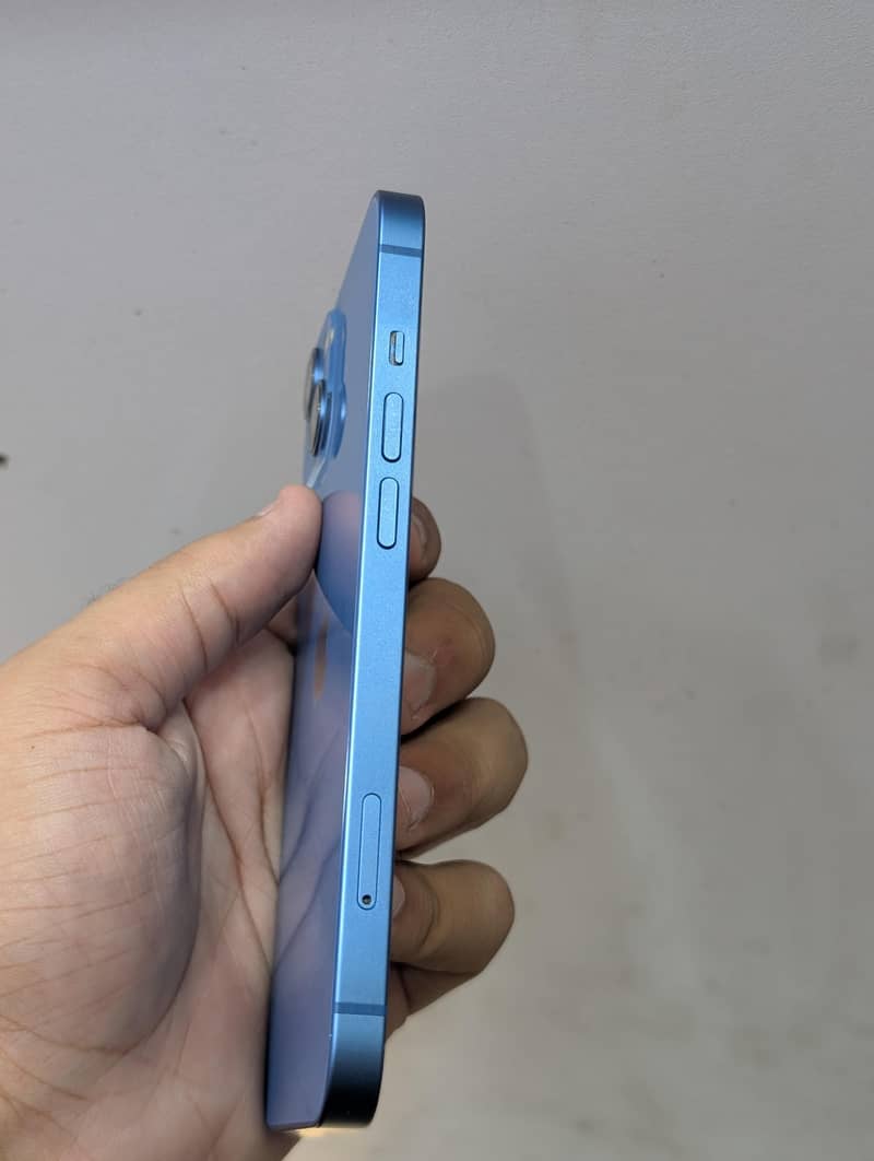 Apple iPhone 13 1