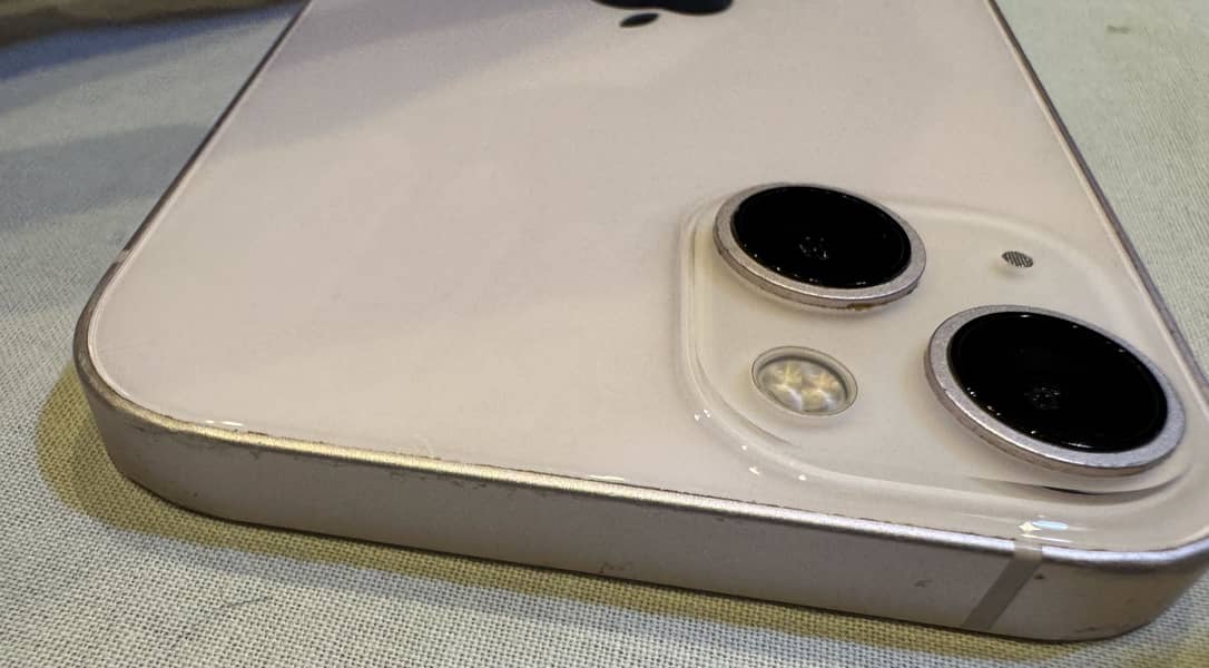 Apple iPhone 13 1
