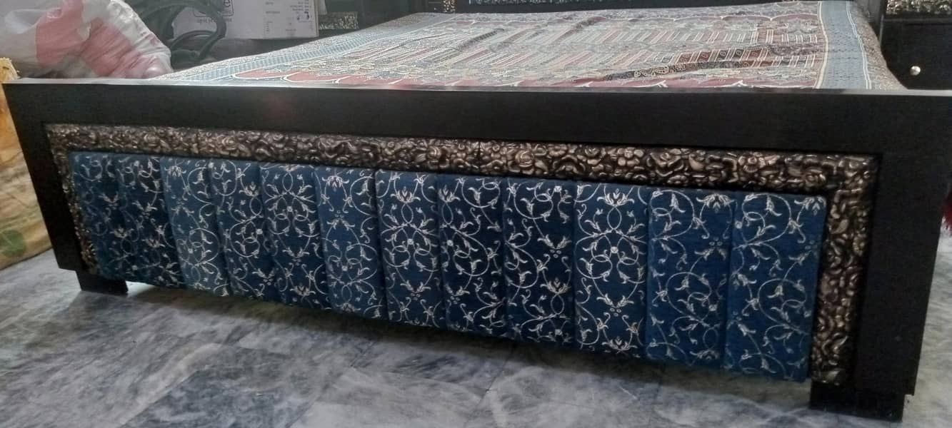 Bed with two side tables 2