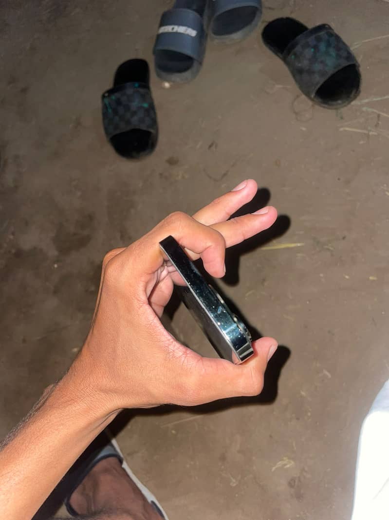 Apple iPhone 13 Pro 1