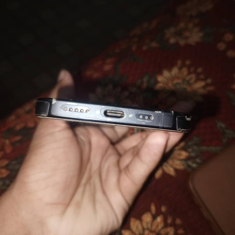 Apple iPhone 15 Pro 3