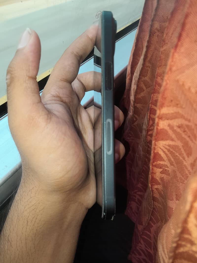 Apple iPhone 15 2