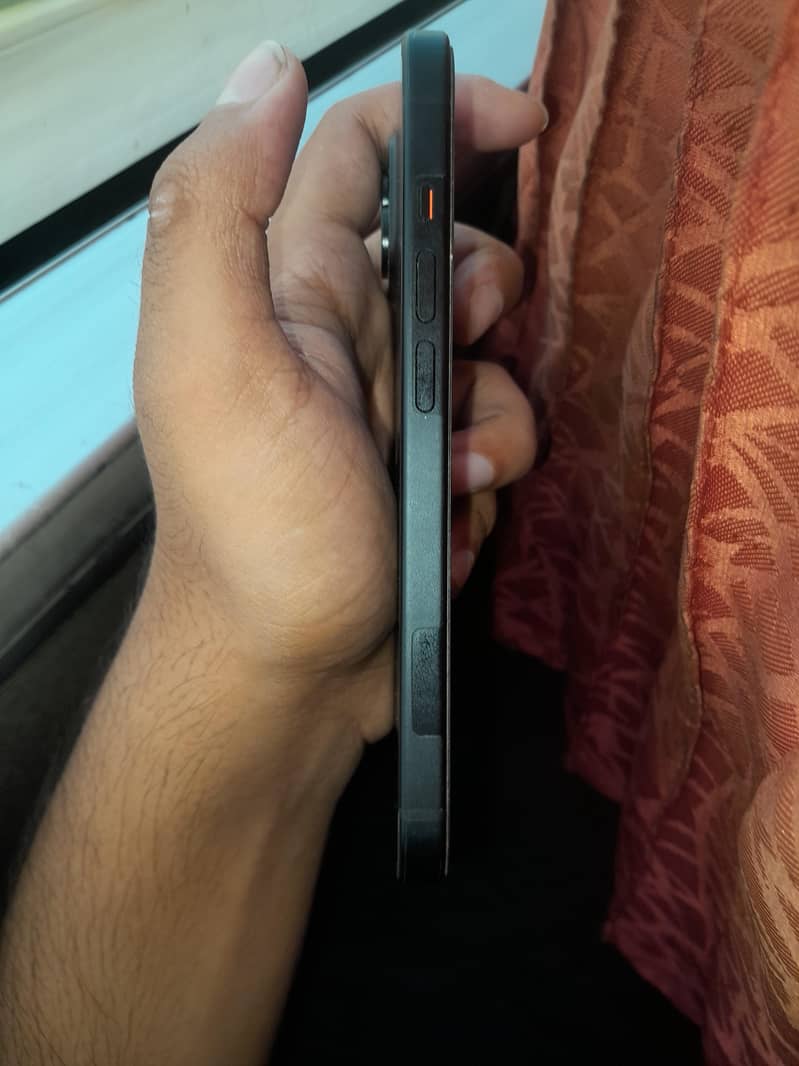 Apple iPhone 15 3