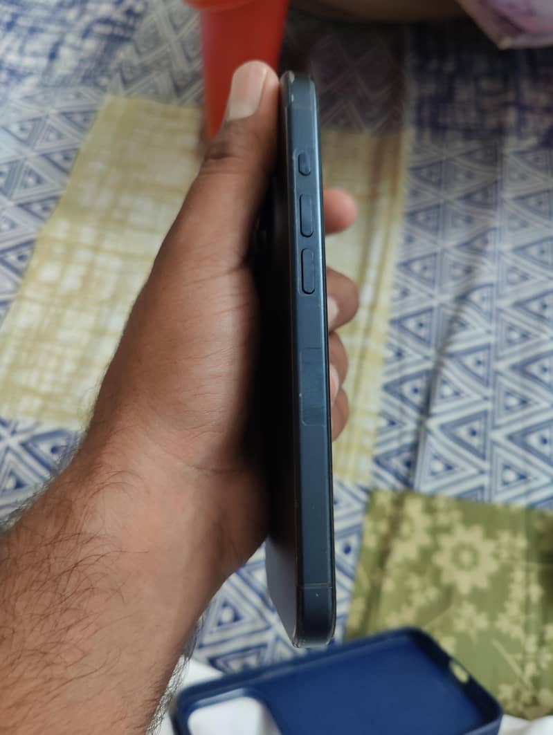 Apple iPhone 15 Pro 1