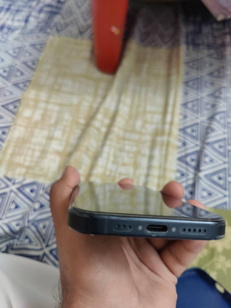 Apple iPhone 15 Pro 3