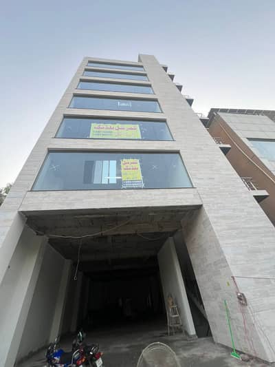 1 KANAL COMMERCIAL PAID 7 STOREY BUILDING WITH BASEMENT PARKING
