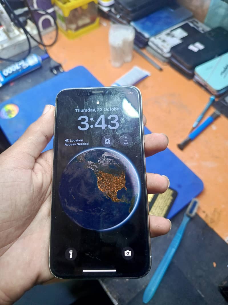 Apple iPhone XS 1