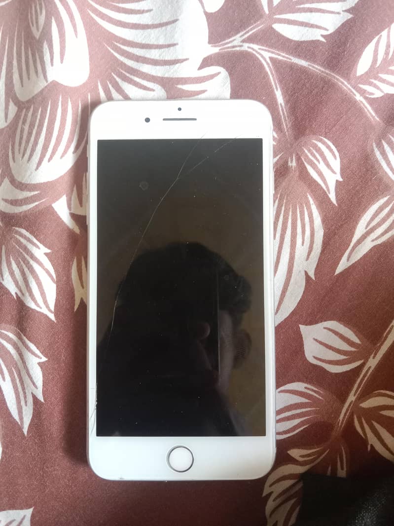 Apple iPhone 8 Plus 1