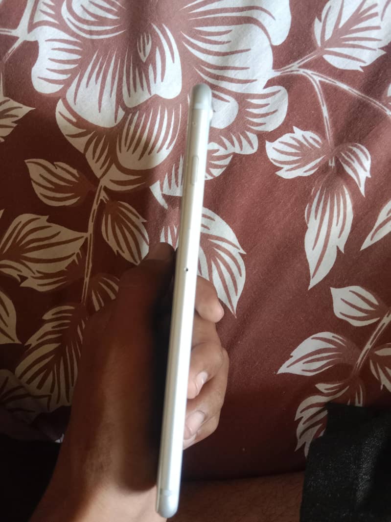 Apple iPhone 8 Plus 2