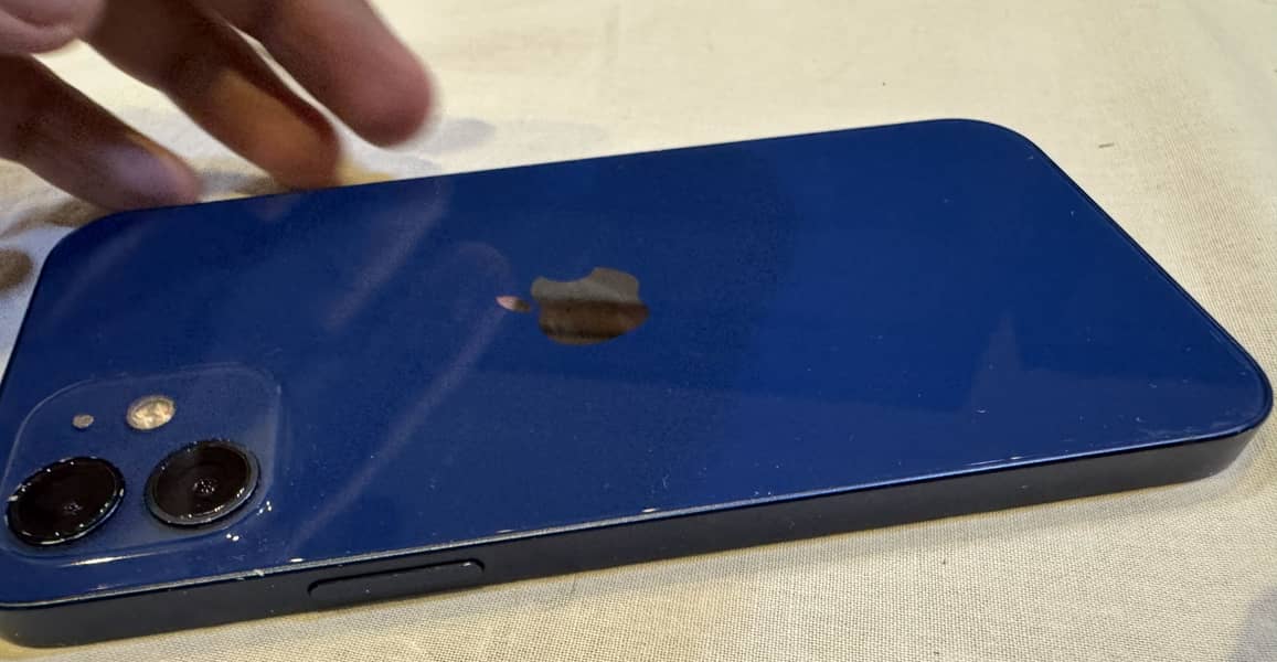 Apple iPhone 12 3