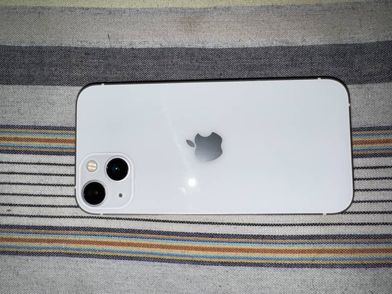 Apple iPhone 13 0