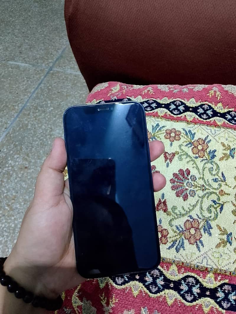 Apple iPhone 12 1