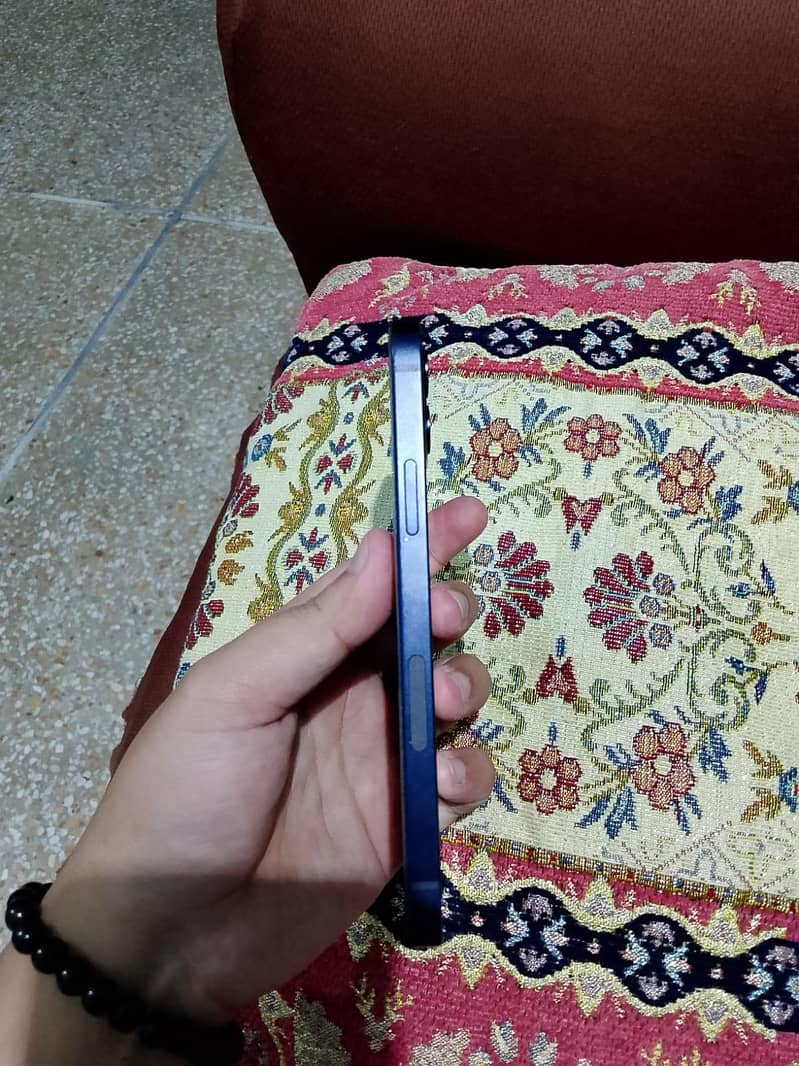 Apple iPhone 12 2