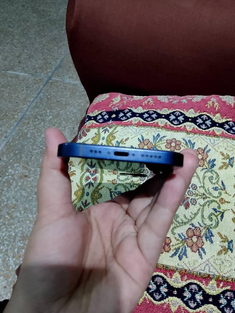 Apple iPhone 12 5