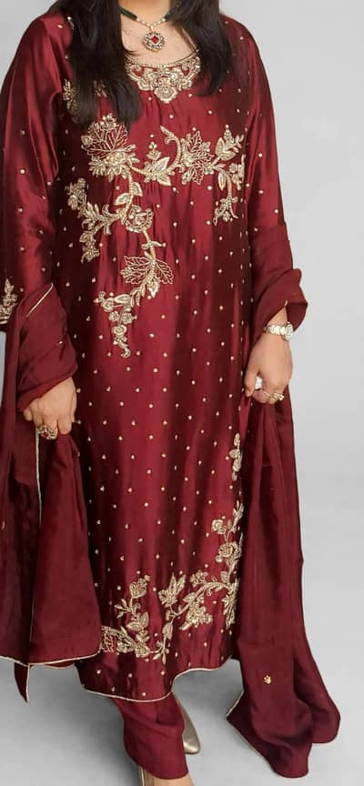 Elegant maroon 3-Piece suit| Heavy golden embroidery| Dupatta included