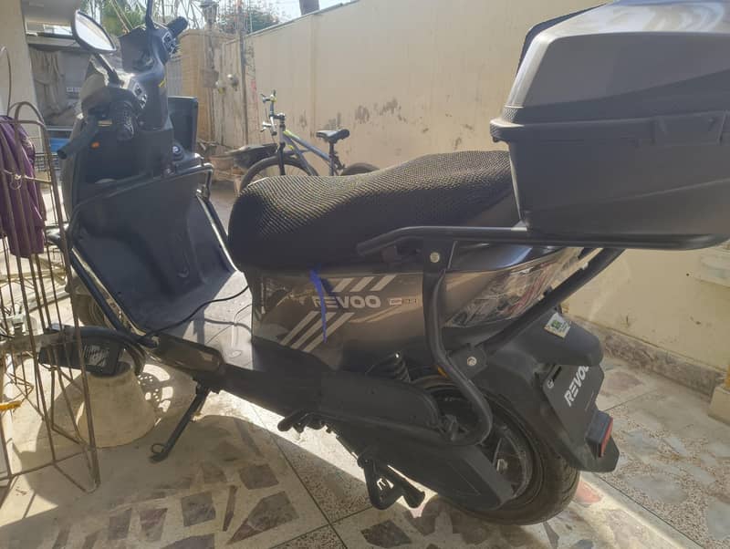 Revoo C32 2