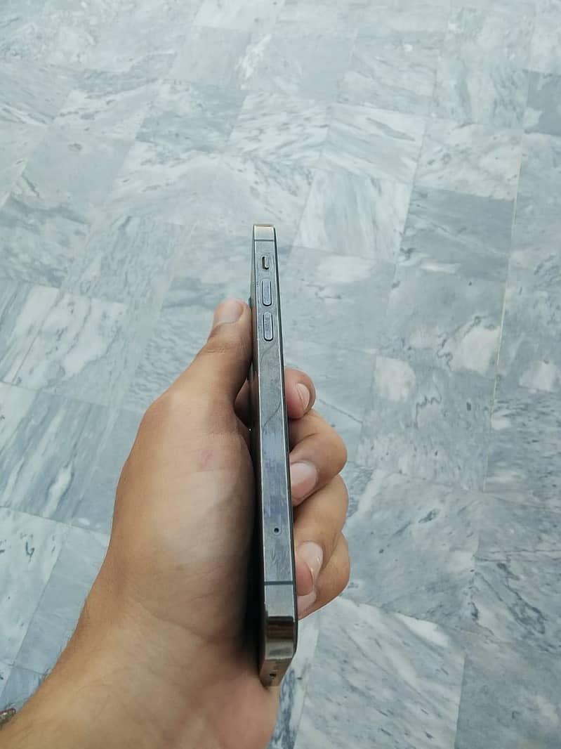 Apple iPhone 12 Pro 1