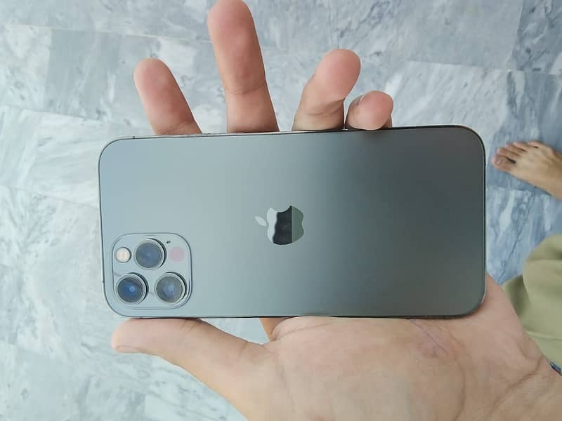 Apple iPhone 12 Pro 2