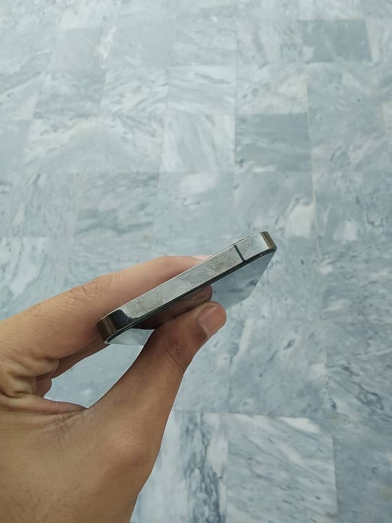 Apple iPhone 12 Pro 3