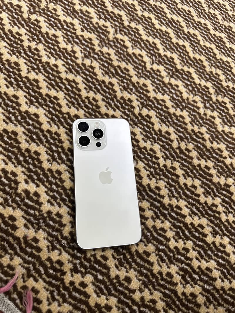 Apple iPhone 15 Pro Max 0