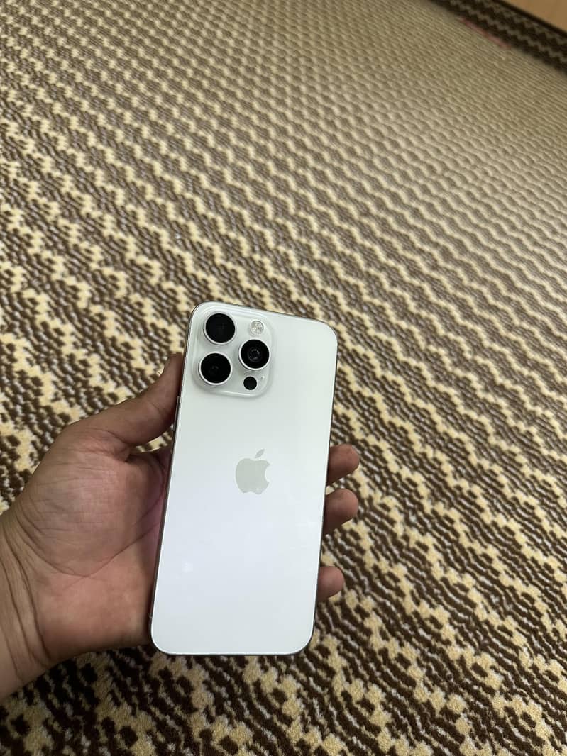 Apple iPhone 15 Pro Max 1