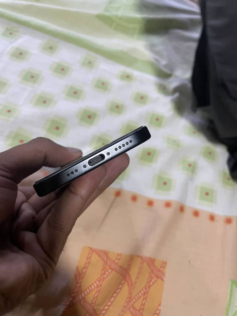 Apple iPhone 15 2