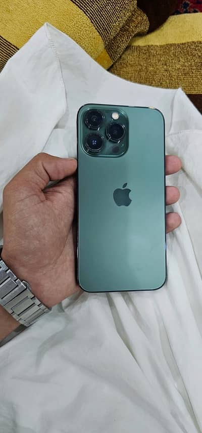 Apple iPhone 13 pro 10/10 condition 87 health urgent sale