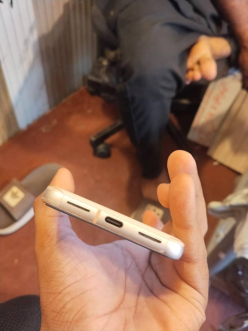 Google Pixel 8 2