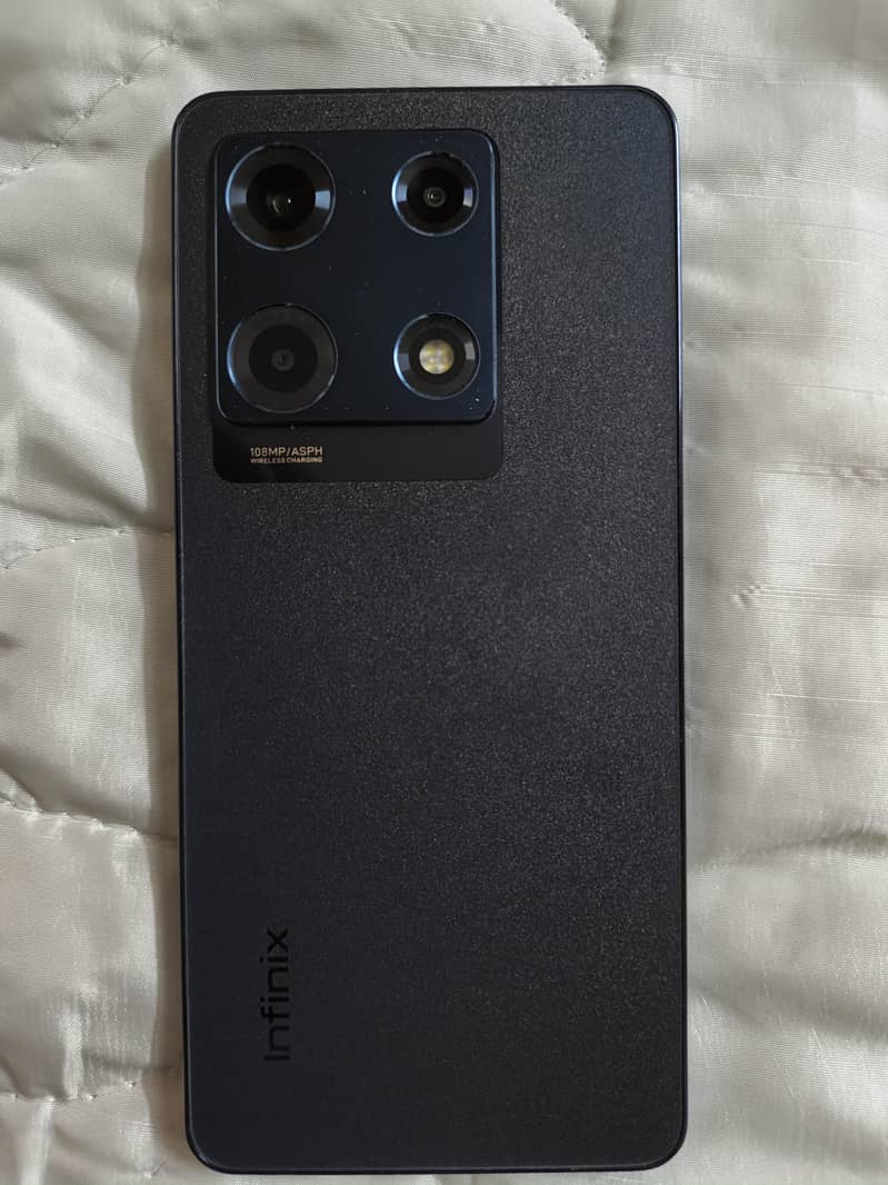 Infinix Note 30 Pro 0