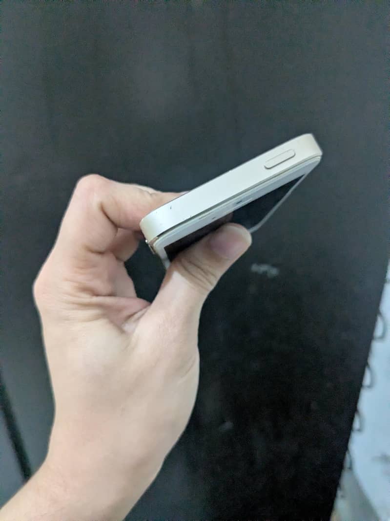 Apple iPhone 5s 4