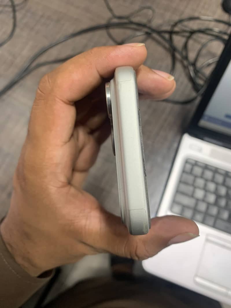 Apple iPhone 17 Pro Max 3