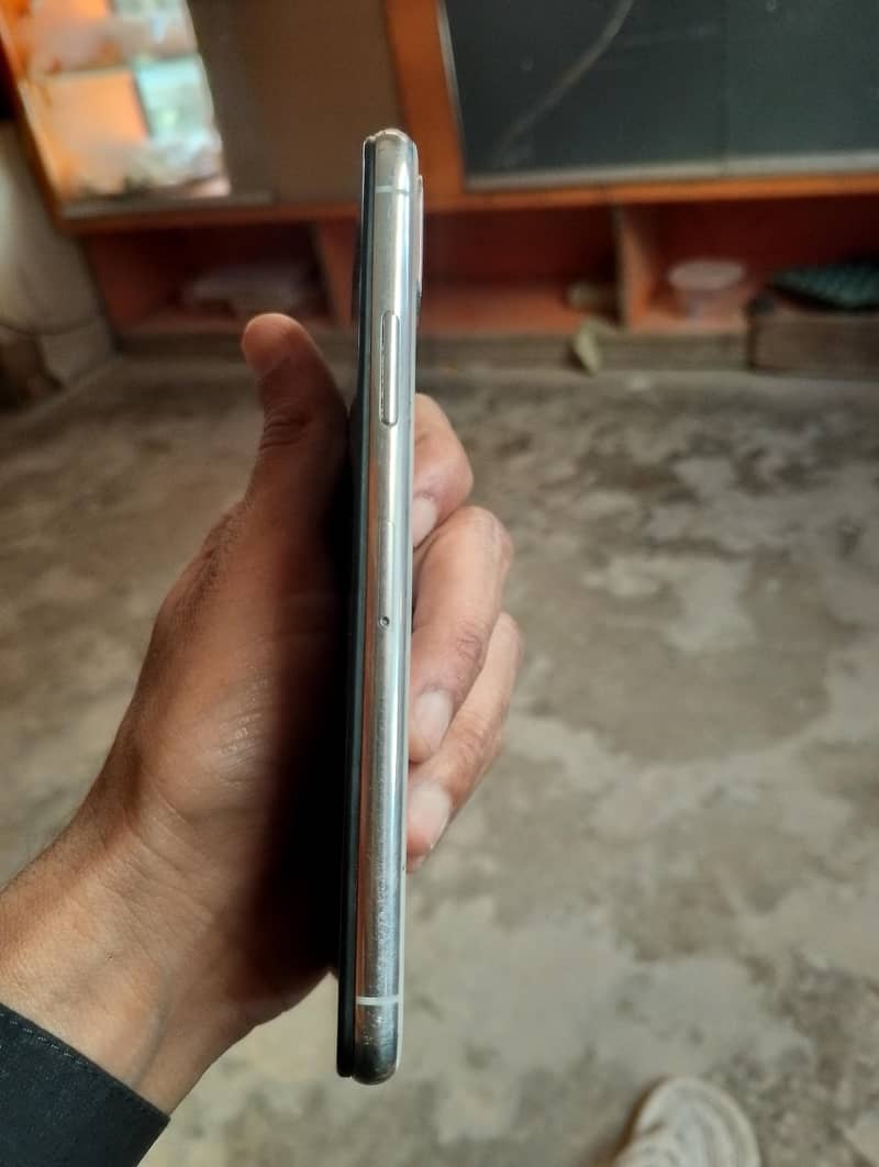 Apple iPhone X 2