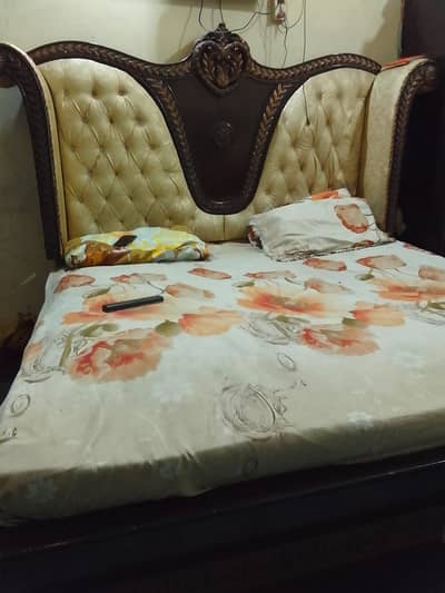 chinioti bed king size  with leather poshish
