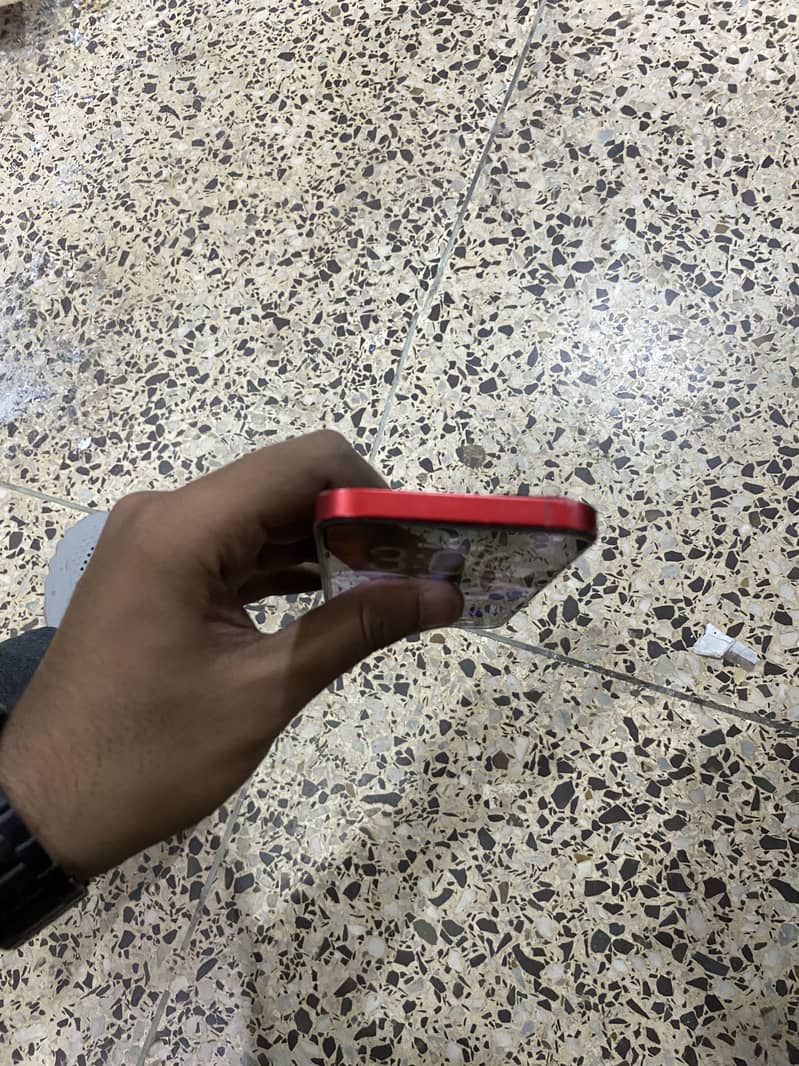 Apple iPhone 13 1