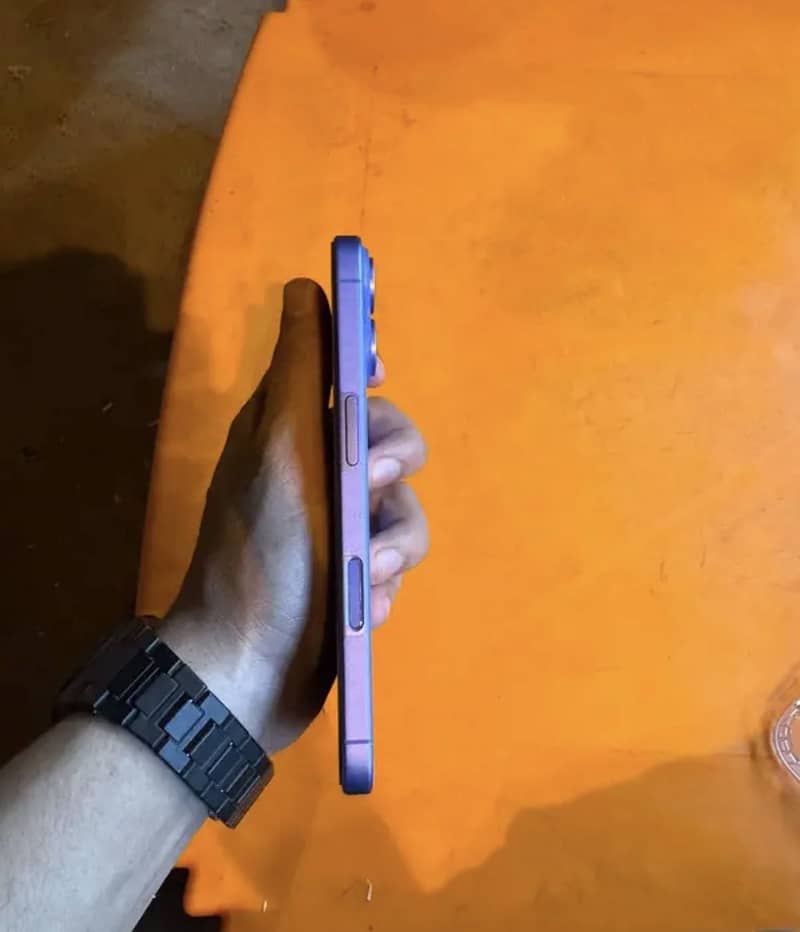 Apple iPhone 16jv 2