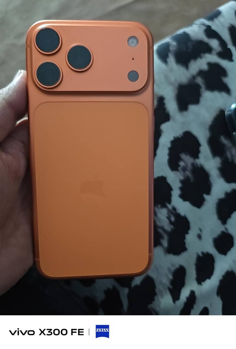 Apple iPhone 17 Pro Max 2