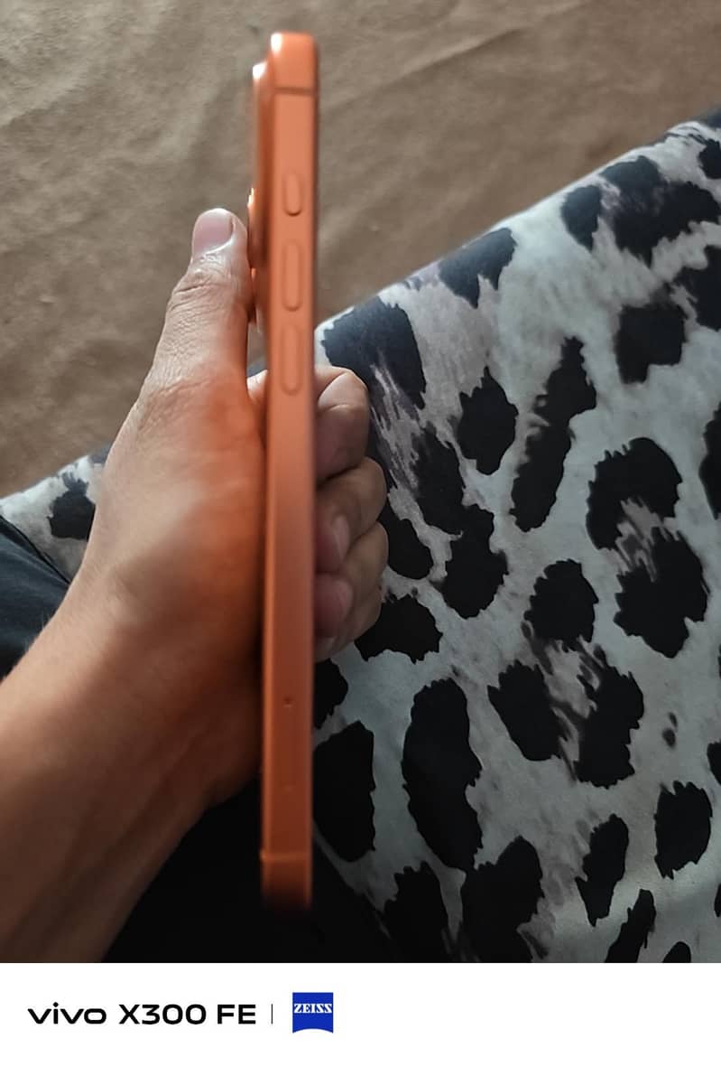 Apple iPhone 17 Pro Max 4