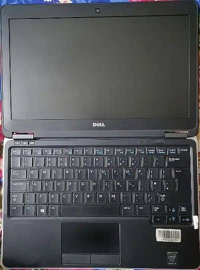 Dell Latitude 7240 i5 4th Gen, 4GB RAM. Is mein SSD nahi hai no btry