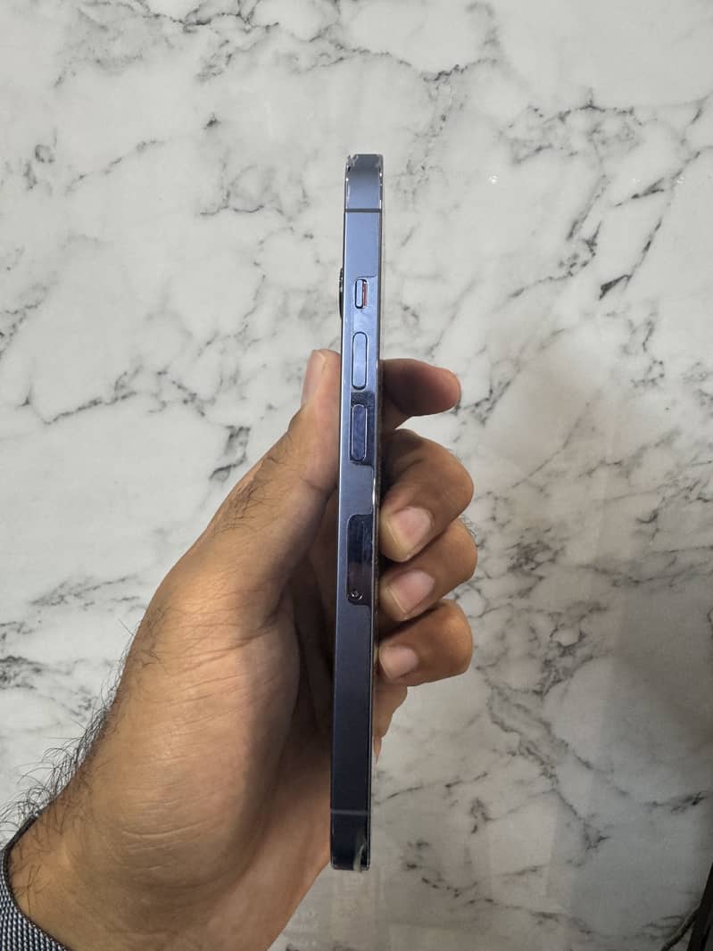 Apple iPhone 13 Pro 2